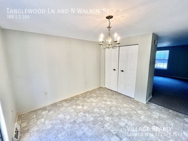 Building Photo - Spacious 3-BR Townhome in Dallastown Schoo...