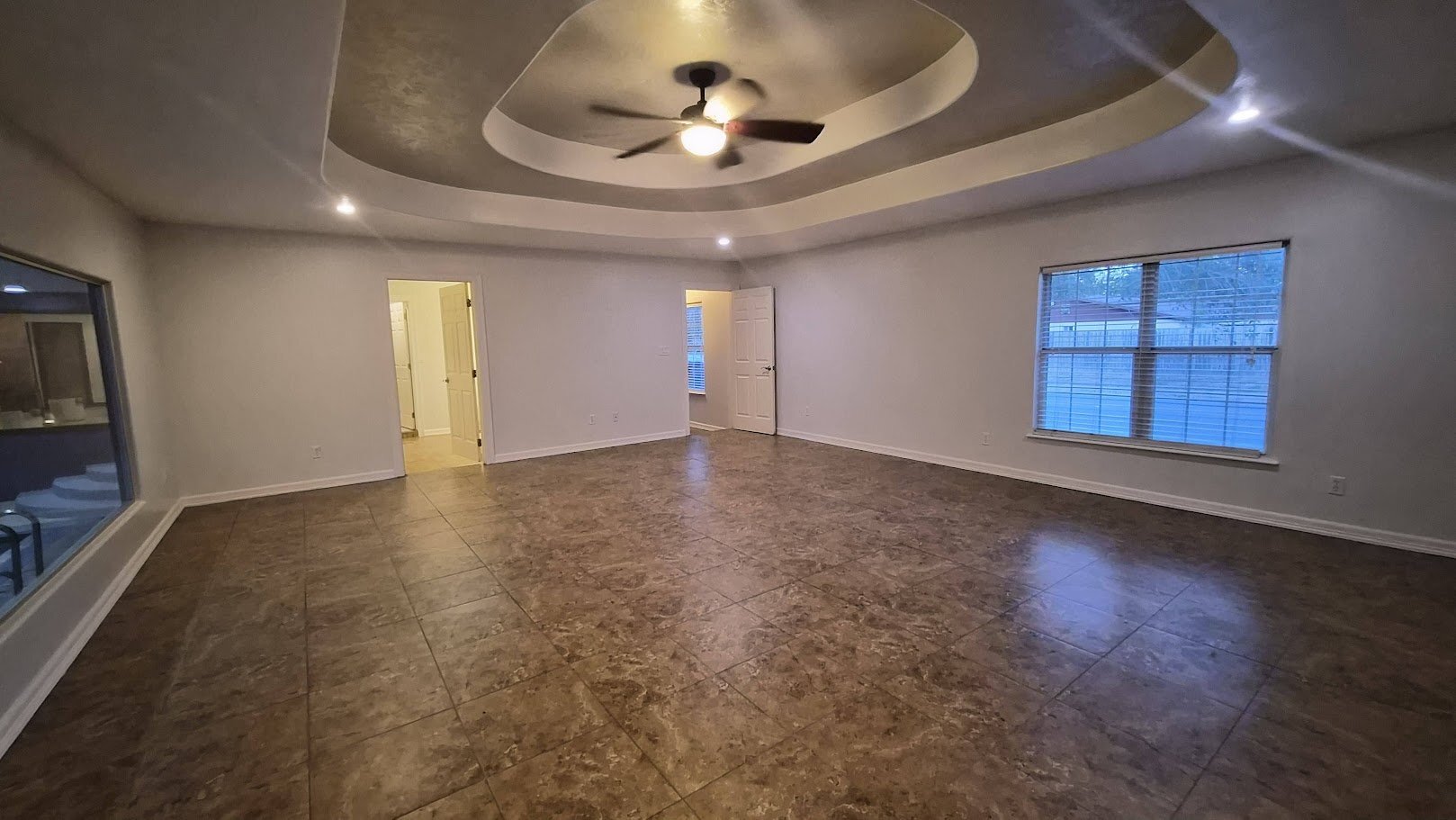 Building Photo - 1401 Oriole Ave