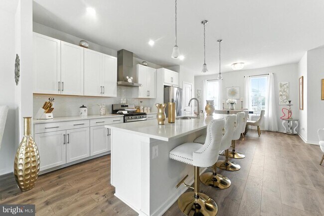 Building Photo - 406 Honeyberry Ln
