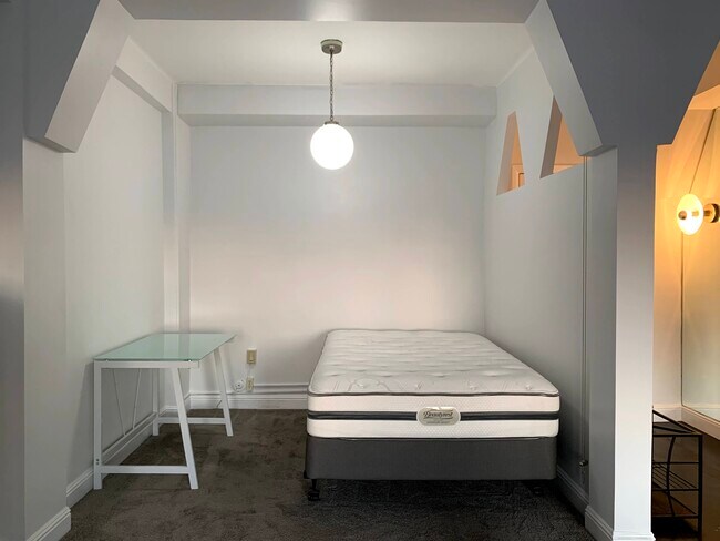 Building Photo - 631 O'Farrell St