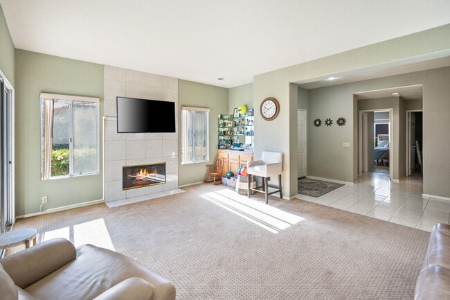 Building Photo - 48125 Vía Hermosa