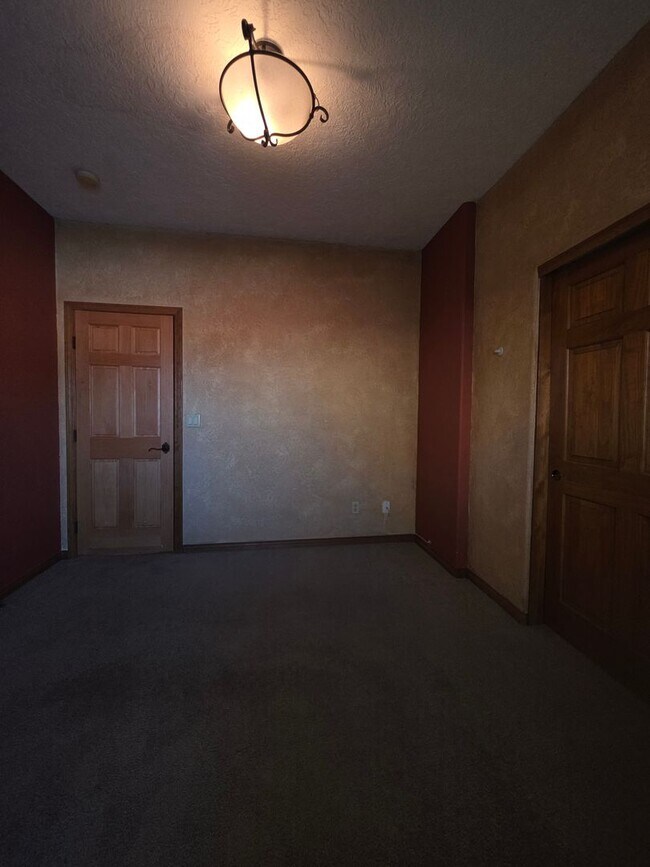 Building Photo - 8152 Eagledancer Ave
