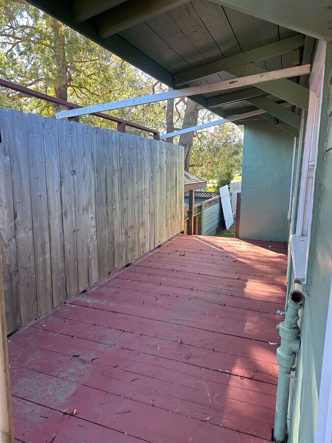 Building Photo - 521 Funston Ave
