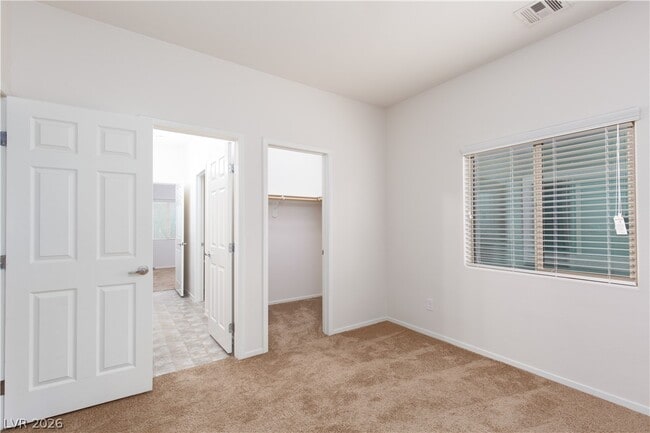 Building Photo - 2875 Rough Green St