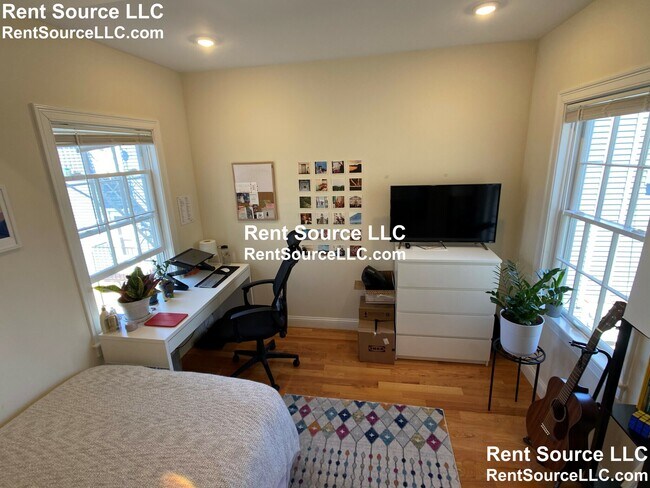 Building Photo - 14 Flint St