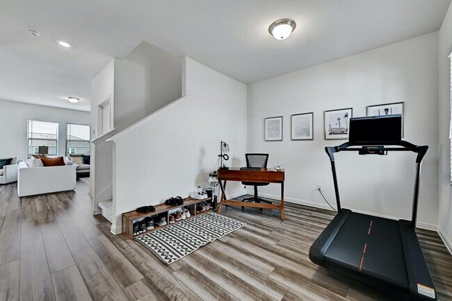 Building Photo - 215 Rubrum Rd