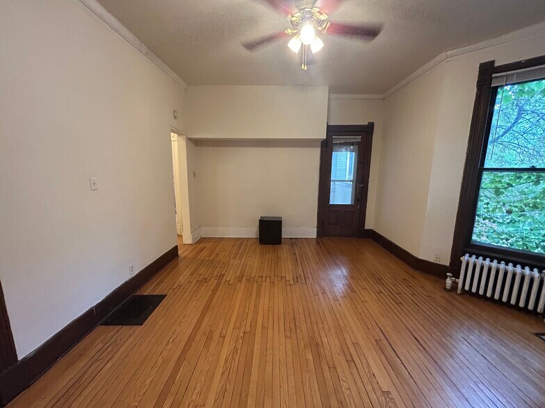 Building Photo - 319 N Pinckney St
