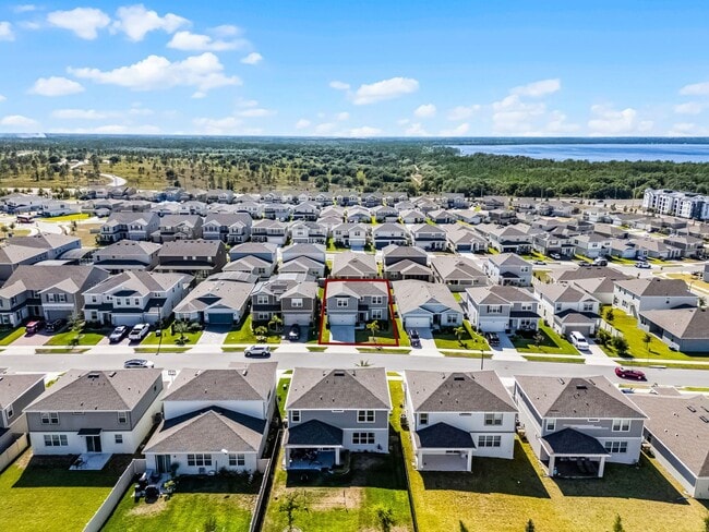 Building Photo - Luxury Living for Lease – 5BR Home with Of...