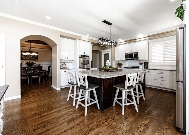 Building Photo - 3615 Oak Meadow Dr