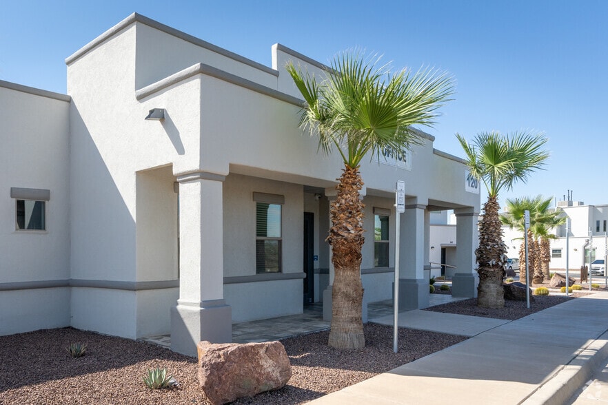 Primary Photo - Nevarez Palms