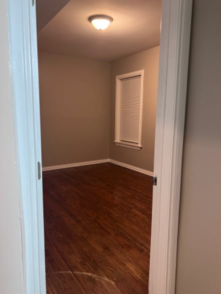 Building Photo - 8236 S Ellis Ave