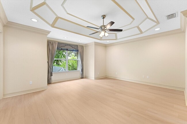 Building Photo - 8882 Hidden Acres Dr