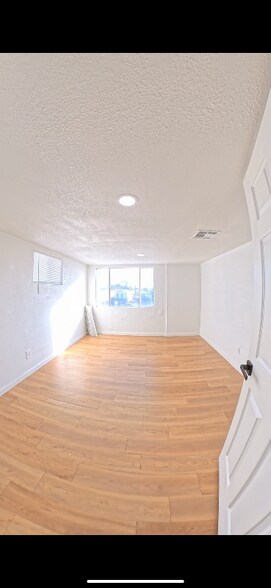 Building Photo - 2806 W Melvin St