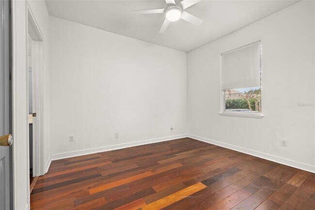 Building Photo - 9484 Walnut Crest Dr