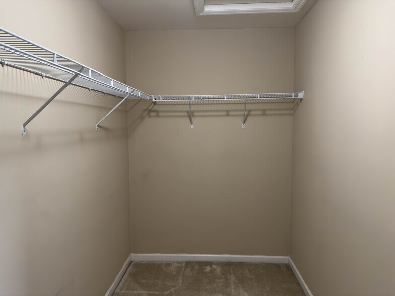 Building Photo - 111 N Village Cir