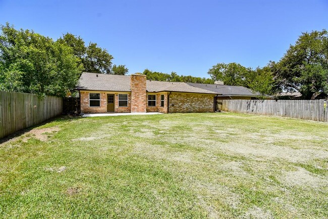 Building Photo - 2931 Jenny Dr
