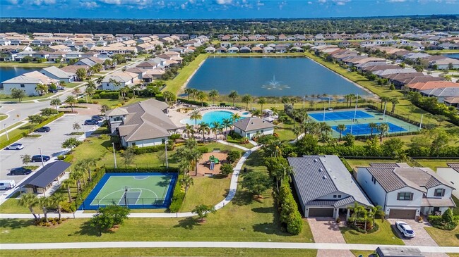 Building Photo - 4828 Chantilly Rd