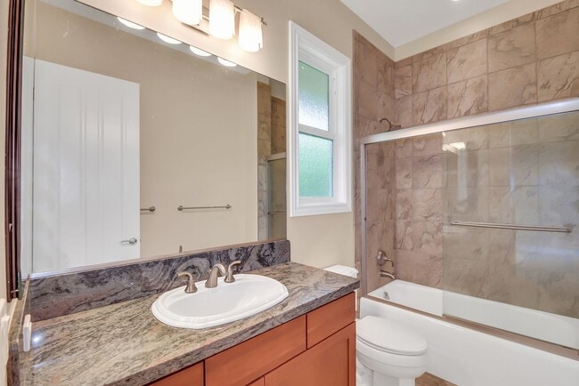 Building Photo - Ohai Estates 4 Bed 4.5 Bathroom Home Avail...