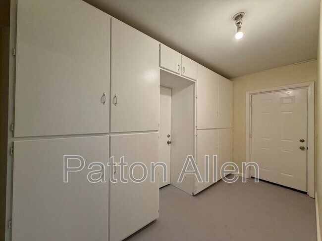 Building Photo - 6 Providence Rd