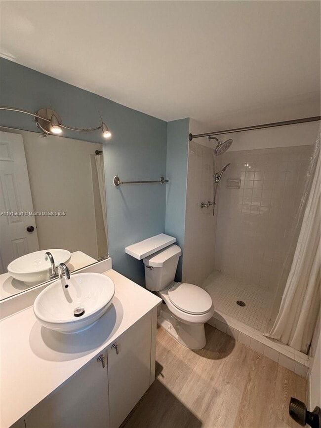 Building Photo - 2350 NE 135th St