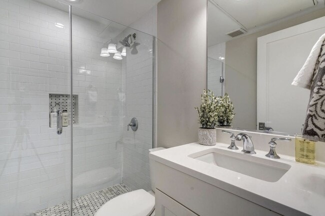 Building Photo - 3918 W St NW