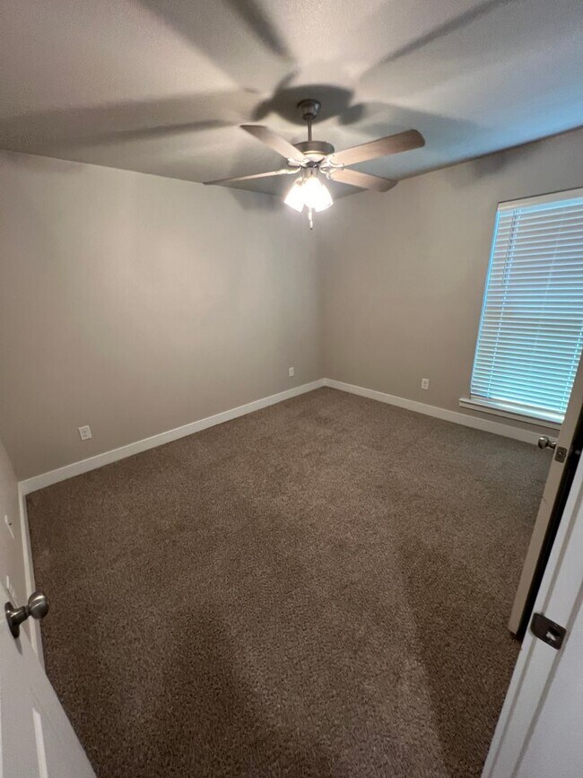 Building Photo - Lubbock Cooper ISD 3 Bedroom/2 Bathroom AVAILABLE NOW!