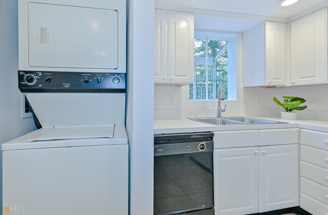 Building Photo - 1146 Oakdale Rd NE