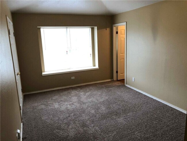 Building Photo - 8102 Willet Trail