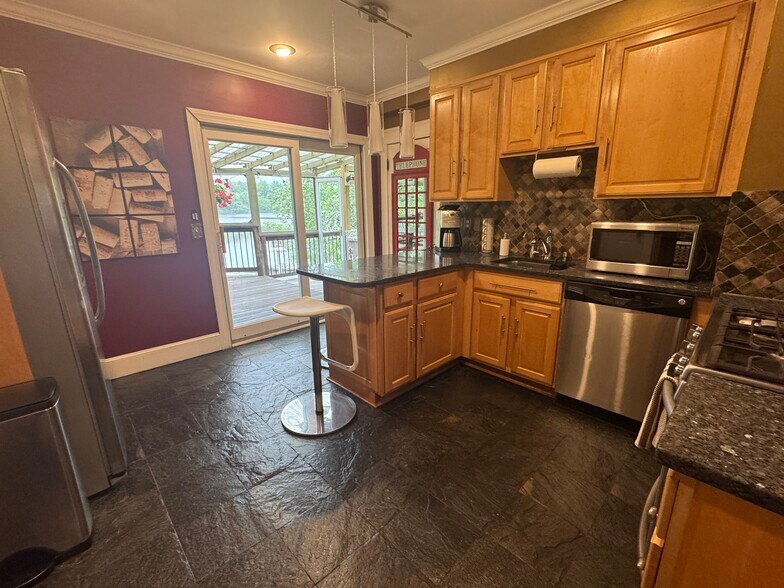 Kitchen - 203 Riverview Ave