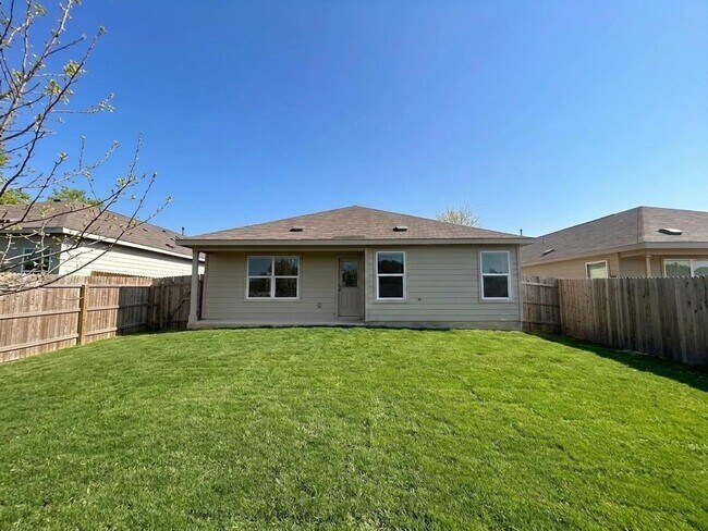 Building Photo - Dual Primary Suites! Spacious Home w/ Open Kitchen & Community Pool!