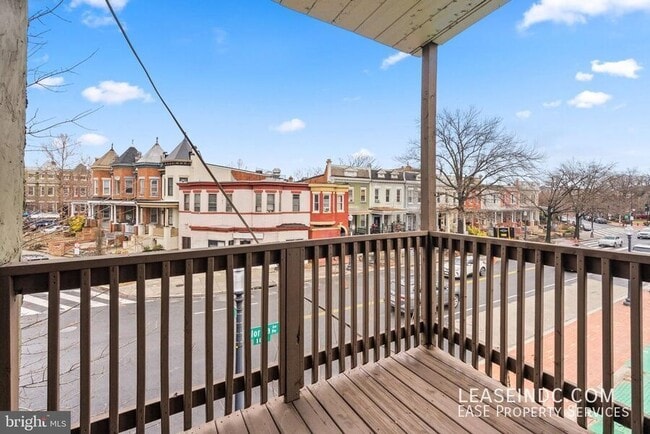 Building Photo - 203 R St NW