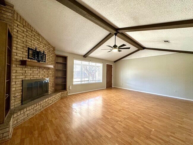 Building Photo - 7006 Vinton Ave