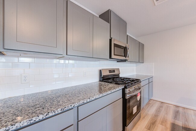 Building Photo - 18831 Glenwood Chase Ct