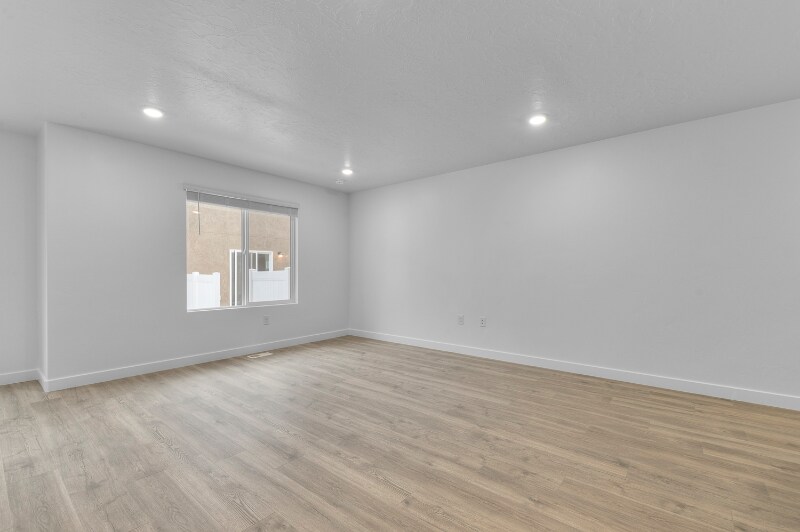 Building Photo - 1498 720 N