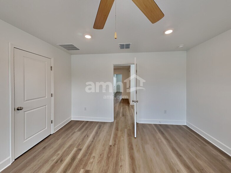 Building Photo - 37749 Dusty Saddle Ln