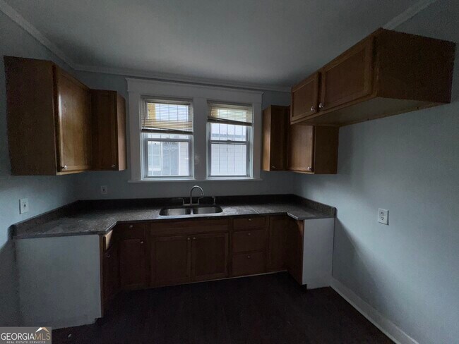 Building Photo - 1462 Lucile Ave SW