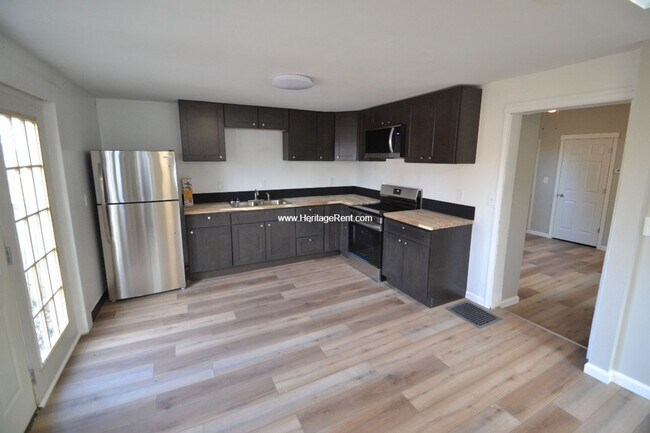 Building Photo - 8465 Anthony Wayne Ave