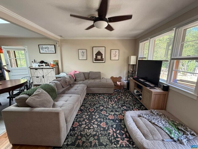 Building Photo - 301 Georgetown Ln