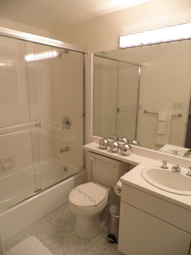 Building Photo - Mid-Term Occupancy, Telegraph Hill Furnished Condo- 1 Car Parking- 24 Hour Doorman - Fitness Center