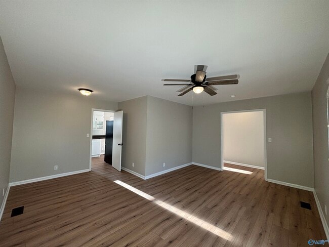 Building Photo - 510 Clift Dr