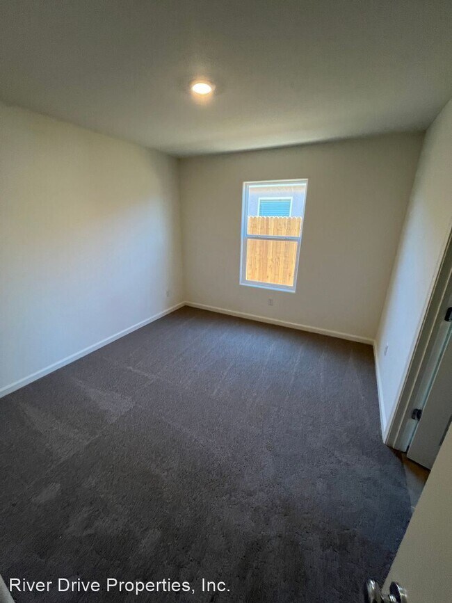 Building Photo - 4 br, 3 bath House - 288 Grand Canyon