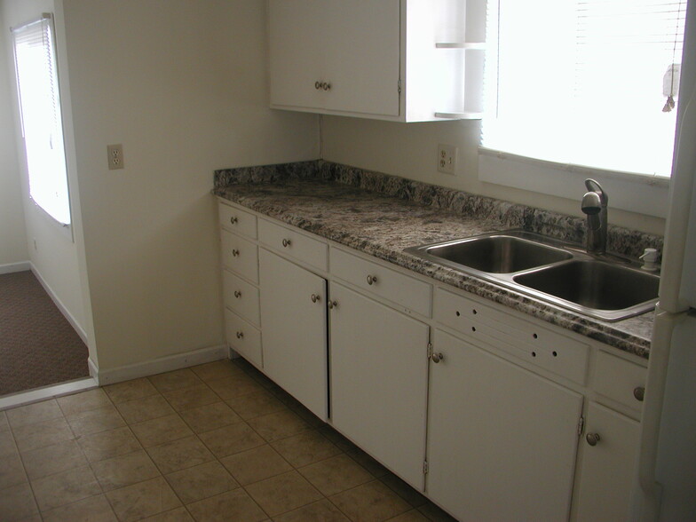 Building Photo - 402 Wolfe Ave
