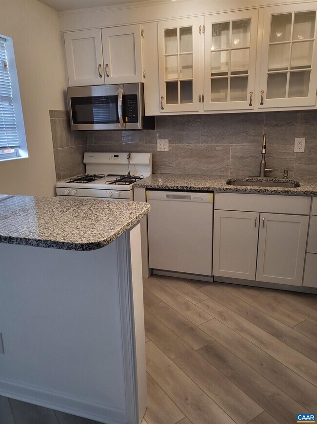 2517 Hydraulic Rd 2517 Hydraulic Rd Charlottesville VA 22901