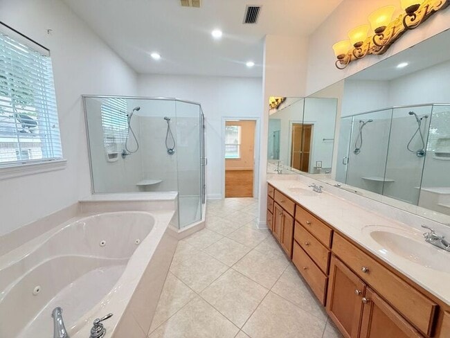 Building Photo - 4157 Castle Gate Dr