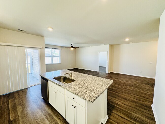 Building Photo - 1805 Castlebay Dr