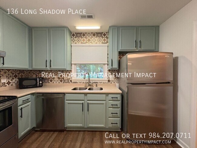 Building Photo - 136 Long Shadow Pl