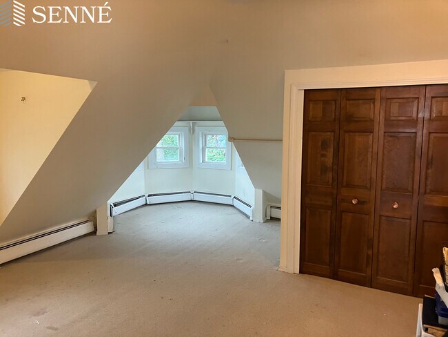 Building Photo - 71 Grovers Ave