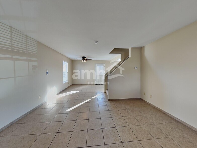 Building Photo - 1420 Dowell St