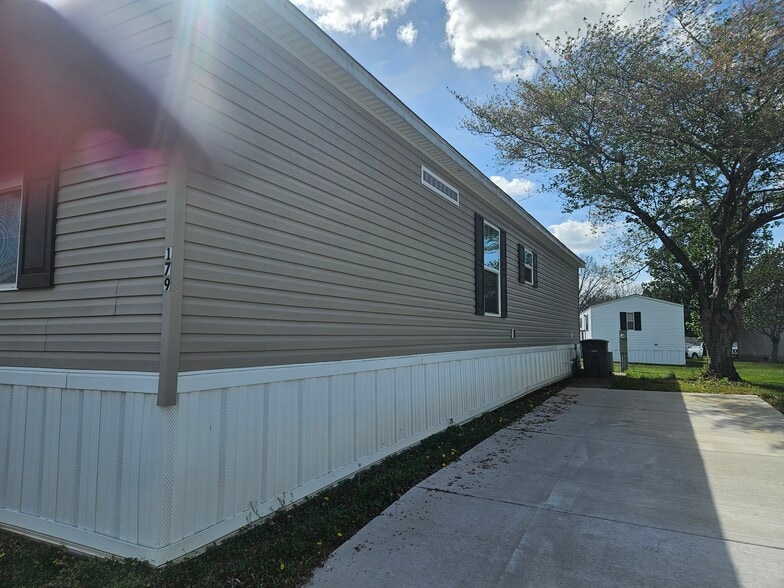 Building Photo - 179 Lynnwood Cir