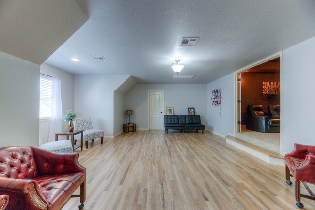 Building Photo - 6032 East 144th St S